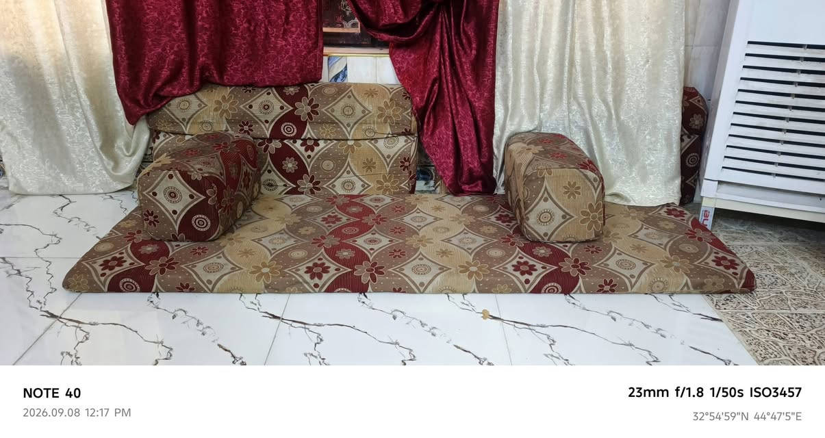 السلام عليكم
ديوان للبيع 20 متر مع 11 تچوة
مكان شارع السبيس السعر ع الخاص 
او اتصل ***********
