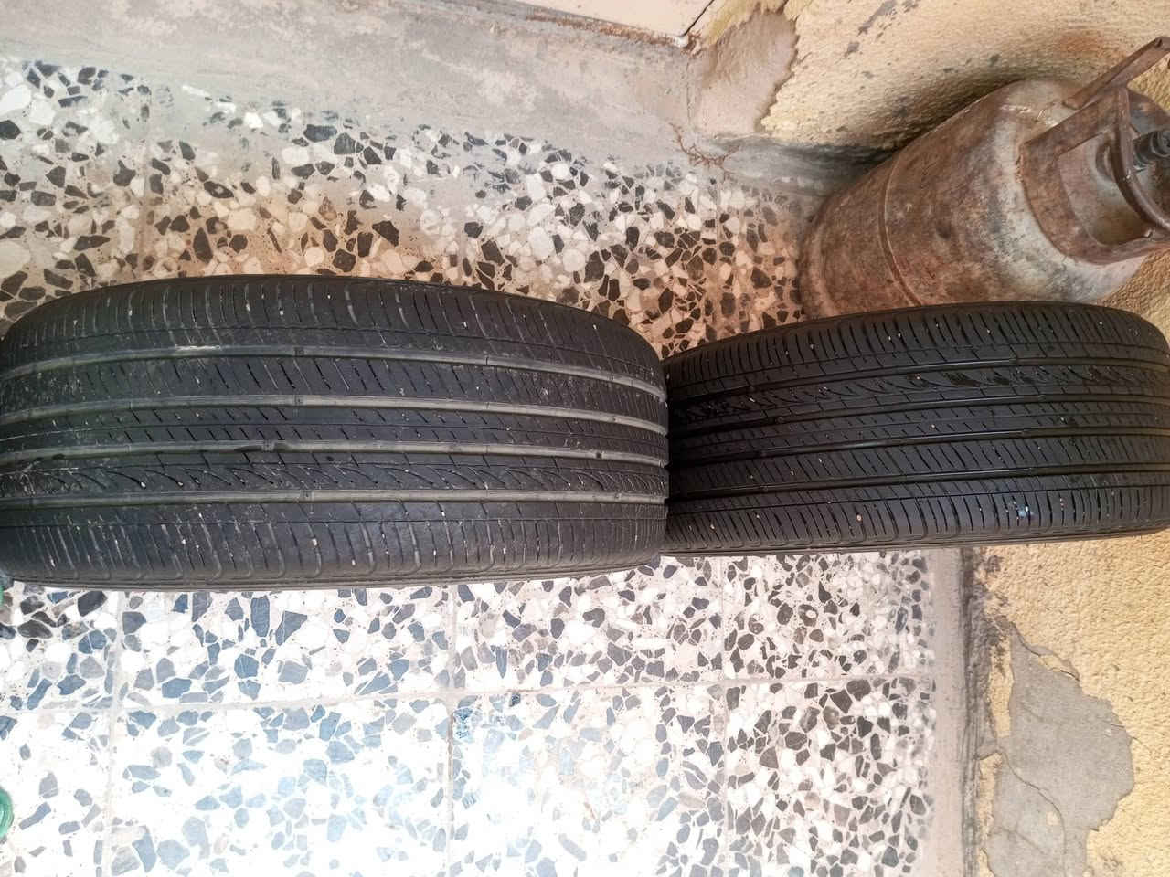 سلام عليكم تخم تاير للبيع
KUMHO حجم 225/45/17
***********
