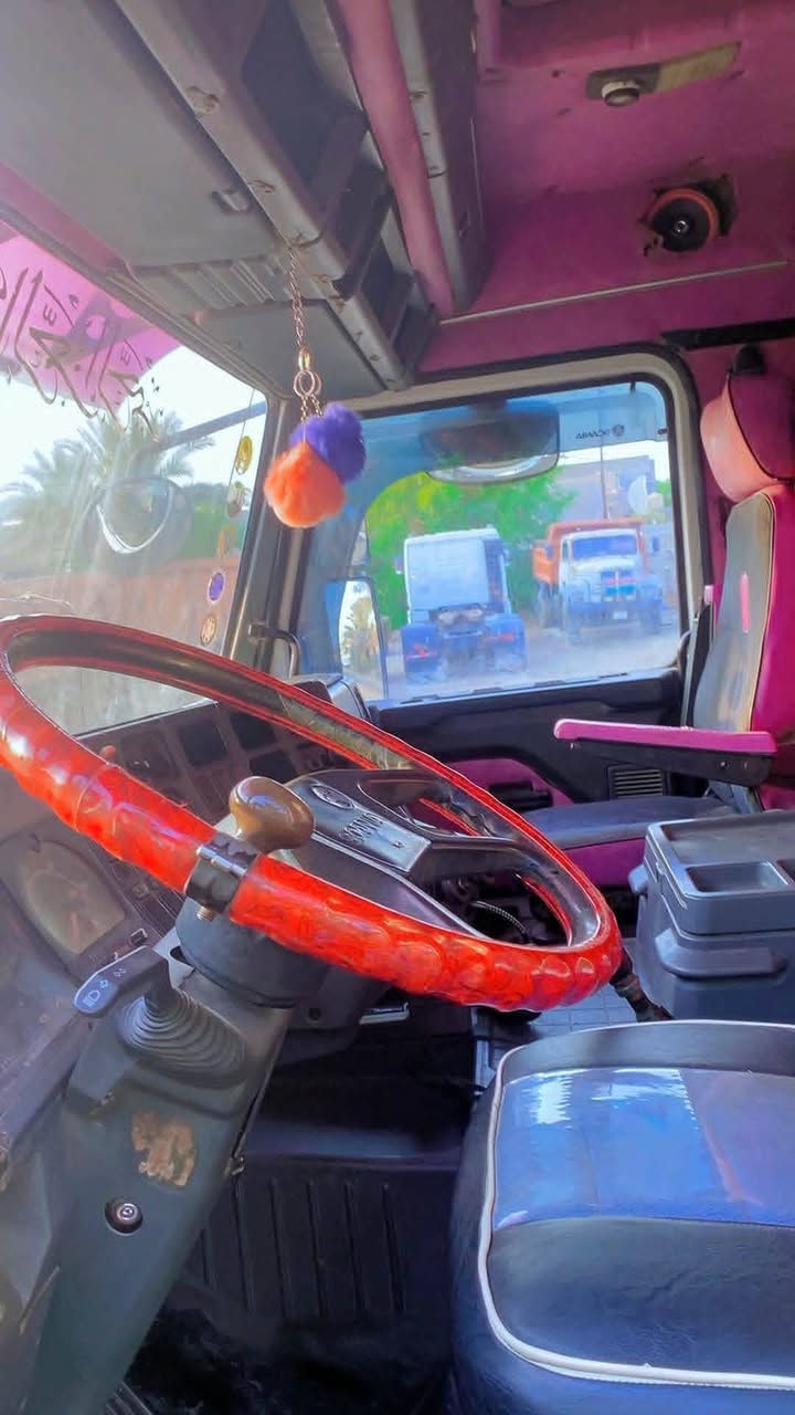 سلام وعليكم سكانيه البيع مكفوله كفاله عامه شاصي بلادي مجموعه البي جي اف مكينه قطرت بخار ما بيها 8/0 كير مكفول 5/5 تخم تاير قماره بلاديه
جهازه كبل الشغل 
سياره بسمي وسنويه جديده وتحويل مباشر 

‭***********‬
