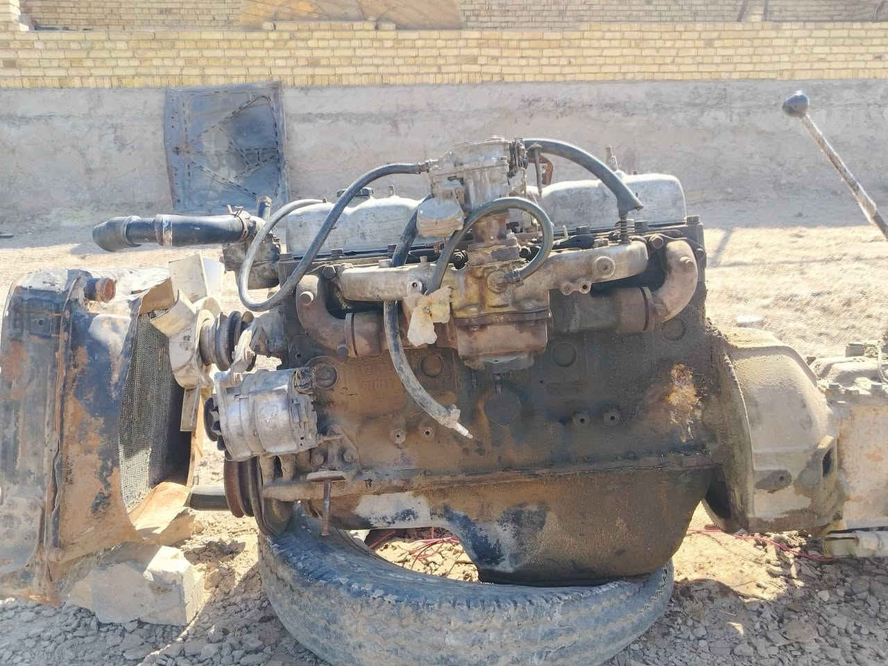 السلام عليكم 
مكينه وكير 3f هيه وتفرعاتهه كامله  ع شرط بيها كازكيت فقط الشراي يتصل السعر ٦٠٠وبيها مجال 
***********
