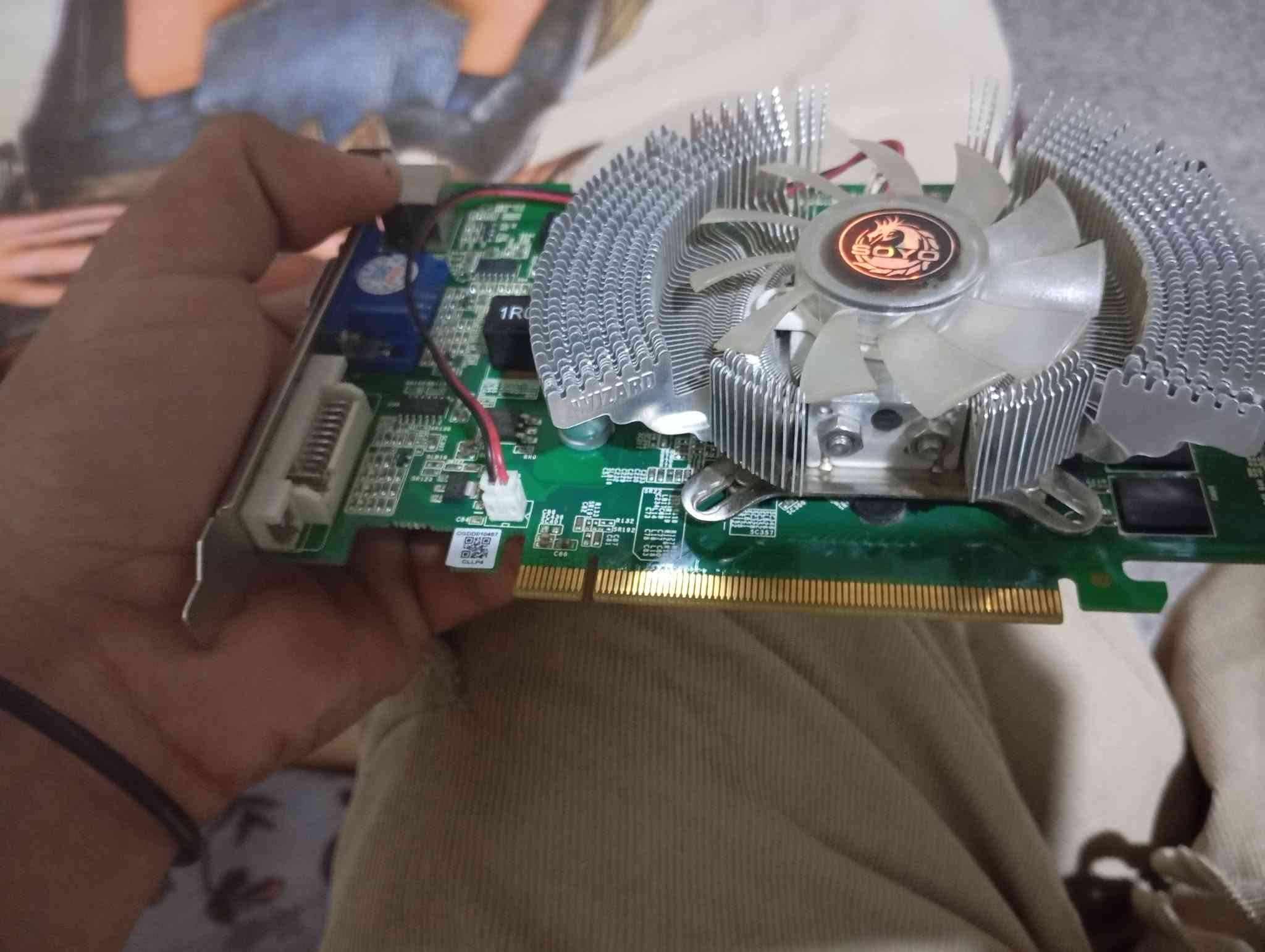 كرت شاشة • GT 740 • ٤جيجا