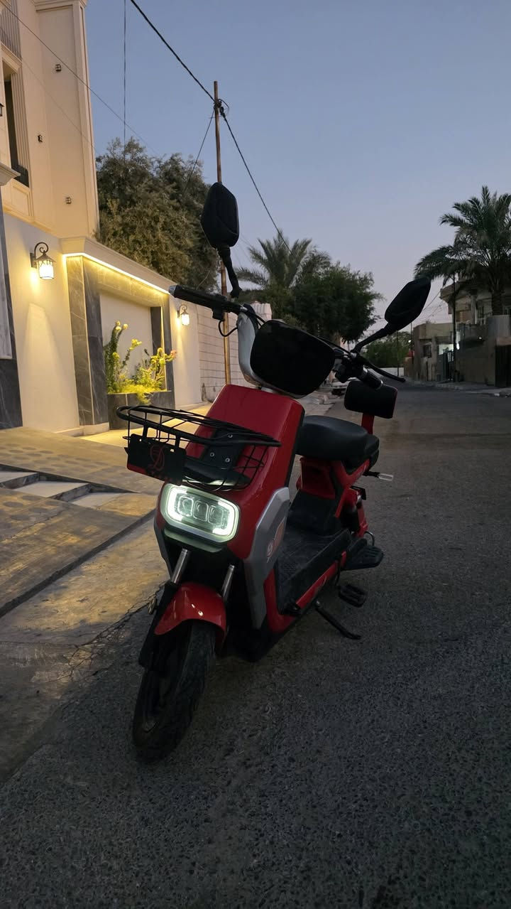 السلام عليكم
دراجة شحن للبيع ⚡️⚡️
ماطور 1800W💪💪✈️
5 باتري 🔥
موديل 2025⭐️
 تشغيل عن بعد 
اسويجين 
اضائة سكن و عالي 
ماشي قليل 
السعر 280 الف 
رقم التلفون 
***********
