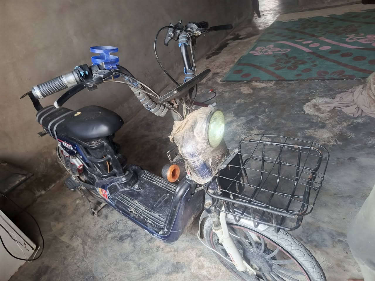 بيع مستعجل مستعجل بايسكل شحن 24 ماناقصه شي شغال بطاريات نضيفه كهربائيات شغاله سعره 160 قفل ترايك وين مايعجبك ***********
