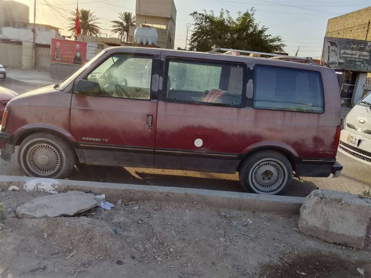 السلام عليكم شوفر 1994سياره بدايه دخان والبريك عمبار عطلان وباور استيرن بي جبنه كايمه البيع سعرها 14 ورقه سياره بسمي شرط تحويل السياره تمشي شغاله ***********
