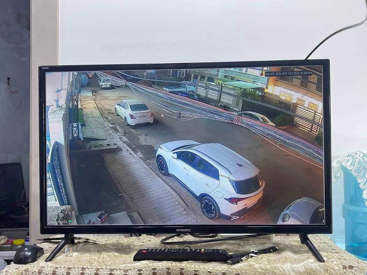 كلها علينا تجهيز وتنصيب بأعلى المواصفات 

ويانا صار الليلي ملون حتى بدون انارة وصوت وصورة
منظومة الدهوا فول كلر الليلي ملون بدون انارة مع يو بي اس
ليثيوم اصلي 

مواصفاتها :-

🔺الكاميرات عدد 4 دهوا الاصلي ٢ ميكا حقيقي تصوير ليلي 
      نهاري ملون حتى بدون اناره وصوت وصورة تحتوي فلاش
      وبدقة عالية دقتها تفتح زاوية كبيره لتغطية اكبر مساحه.

🔸الديفيار دهوا الاصدار الحديث يدعم اللغة العربية  يربط على 
      الانترنت ويشغل كل انواع الكاميرات بدقة 1080 ويدعم 
       تسجيل الصوت. 

🔹الهارد 500 يسجل 17 يوم .

🔸كيبل رولة مسلح ونحاس ١٠٠م ومقاوم لكافة الظروف الجوية 

🔹 جهاز يو بي اس ليثيوم تلغي كافة المحولات ومشغلة مباشر 
       ويعتبر جهاز حماية ومنظم فولتية ويشغل المنظومة
       ٣ ساعات مع منظومة الانترنت  

🔸فيش كاملة للمنظومة pnc+ power

🔹بوكس بلاستك حماية لكل كاميرا يحافظ على الفيش من 
      العبث والرطوبة ويعطي شكل لائق بالتنصيب

🔸هدية كيبل اج دي مسلح.

7. ضمان المنظومة (كاميرات وديفيار)سنه حقيقي.

8. توجد نفس المواصفات 8 كاميرات مع كافة ملحقاتها مع هارد 1000 كيكا 

لمزيد من المعلومات مراسلتنا خاص او واتساب *********** او ***********

توصيل لكل العراق 5 الاف
