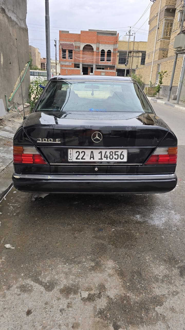مارسيدس دب 1990 300 محور مكينه بطه 2500

كير ومكينه كفاله السياره ما ناقصها شي اترايك وين ميعجبك ولسياره بأسمي شرط التحويل السعر 50 ورقه وبيها مجال للشراي مكان السيارة البصره ***********
