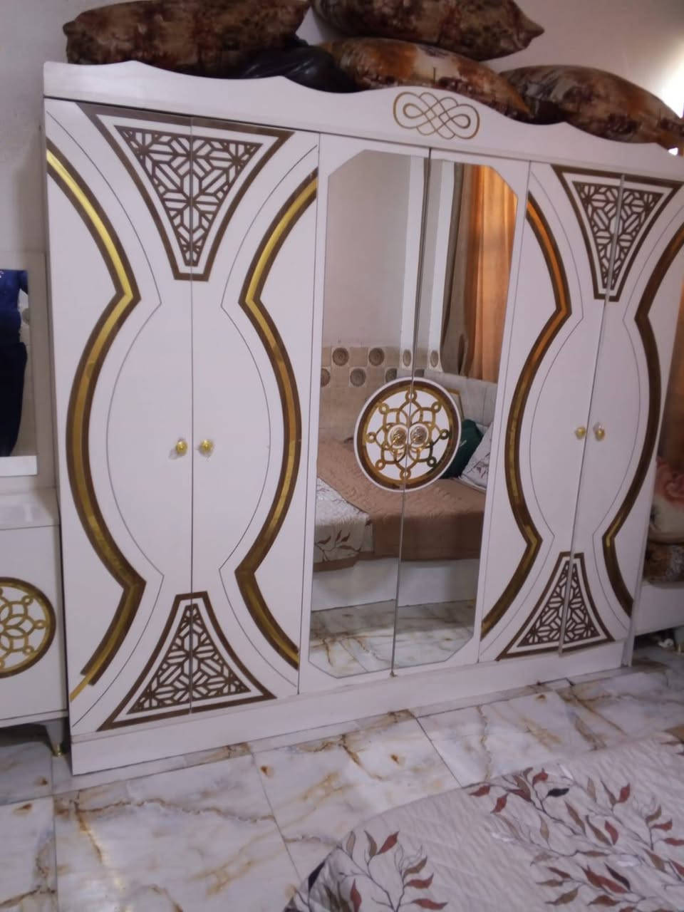 350غرفه تركيه ست ابواب نضيفه بغداد الحسينيه مال الراشديه وعندي توصيل ***********
