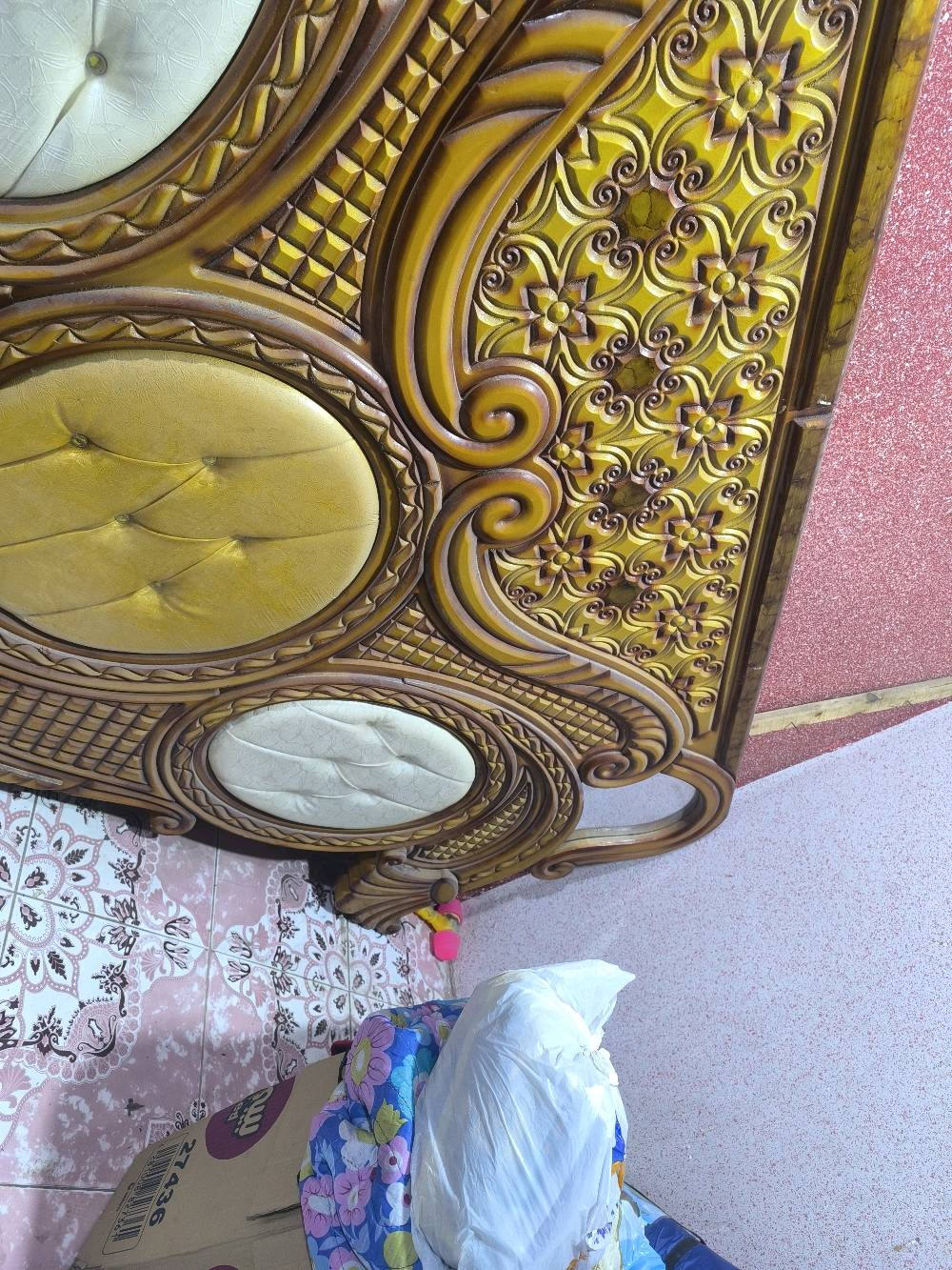 غرفه اخشاب • ٦ قطع • مستعملة مرة وحدة