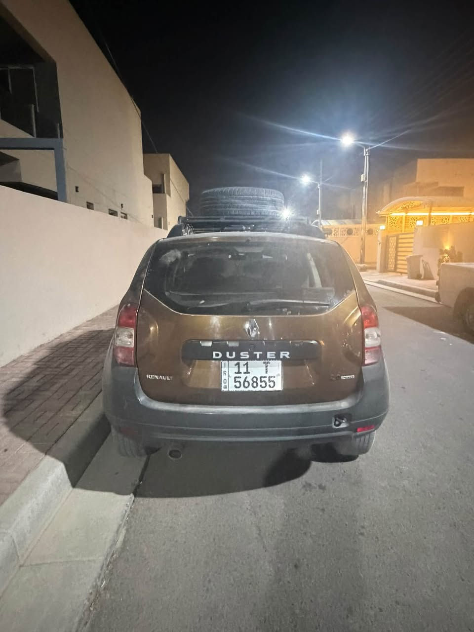 سياره رينو داستر للبيع بيها منضومه غاز لونها جوزي السياره استخدام بيت موديل ٢٠١٦ ماشيه ١٢٠٠٠٠ و عليها كت كامل يجي ويه السياره للاستفسار *********** واتساب او اتصال عادي السعر ٨٣ ورقه و بيها مجال مكاني بغداد

نص مكتوب في الصور:
- iQ iQ CARS