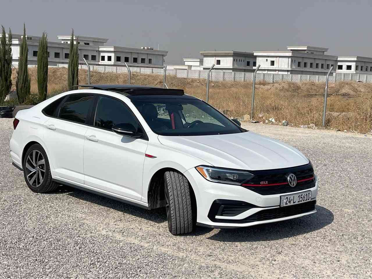 jetta gli 2019 autobahn 

سەیارەکە گێڕ عادیە بەڵام فول فول مواسەفاتە 
مواسەفاتەکان
کوشین سارد و گەرم
حەساس و ڕادارە پێش و پشتی
کامیرەیە
شاشەیە
سوکان ڤۆڵیۆم
گێچ ئەلیکترۆنی 
کوشین جلد
زۆر مواسەفاتی تر…….

سەیارەکە ٢ پارچەی بۆیاخە چاملخ و دەرگای لای سایەق پێشەوە پێش و پشتی کەپسە بێ ژۆرێیە تەنها ئێڕباگی شانی تەقیە و داندرایتەوە سەیارەکە بە شەرتی حەماوە و هەموو شتەک دەیفرۆشم گێڕ و مەکینەی بە شەرتە نەکرایتەوە سەیارەکە فول مواسەفاتی گێڕ عادیە رەقەم شانسیم لە ئاخیر ڕەسم دانایە 

سعری: ١٢٣ وەرەقە و تۆزێک مەجال 

ڕەقەم تەلەفۆن: *********** أربيل, العراق
