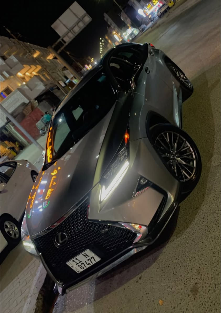 السلام عليكم لكزس RX350 F SPORT  ماشية41  الف ميل  حقيقي داخل احمر كشنات خزن ميموري تدفئة + تبريد  ستيرن تبريد صندوك كهرباء عينة دجتل اربع وضعيات قيادة  نقاط عمياء تحديد مسار رقم بغداد ب اسمي تحويل ثاني يوم سنوية ورقم جديد وارد كندي بدون قطرة صبغ بارد فقط محرك V6 3.5 تنفس طبيعي فول مواصفات للاخير فتحة رادارات نقاط عمياء 5 كامرات  شاشة جبيرة  ماوس هواي بيها مواصفات و مواصفات الـ. F سبورت معروفة مكان السيارة البصرة الحكيمية 
رقمي للاستفسار ***********
السعر : 235 و بيها مجاال بسيط
