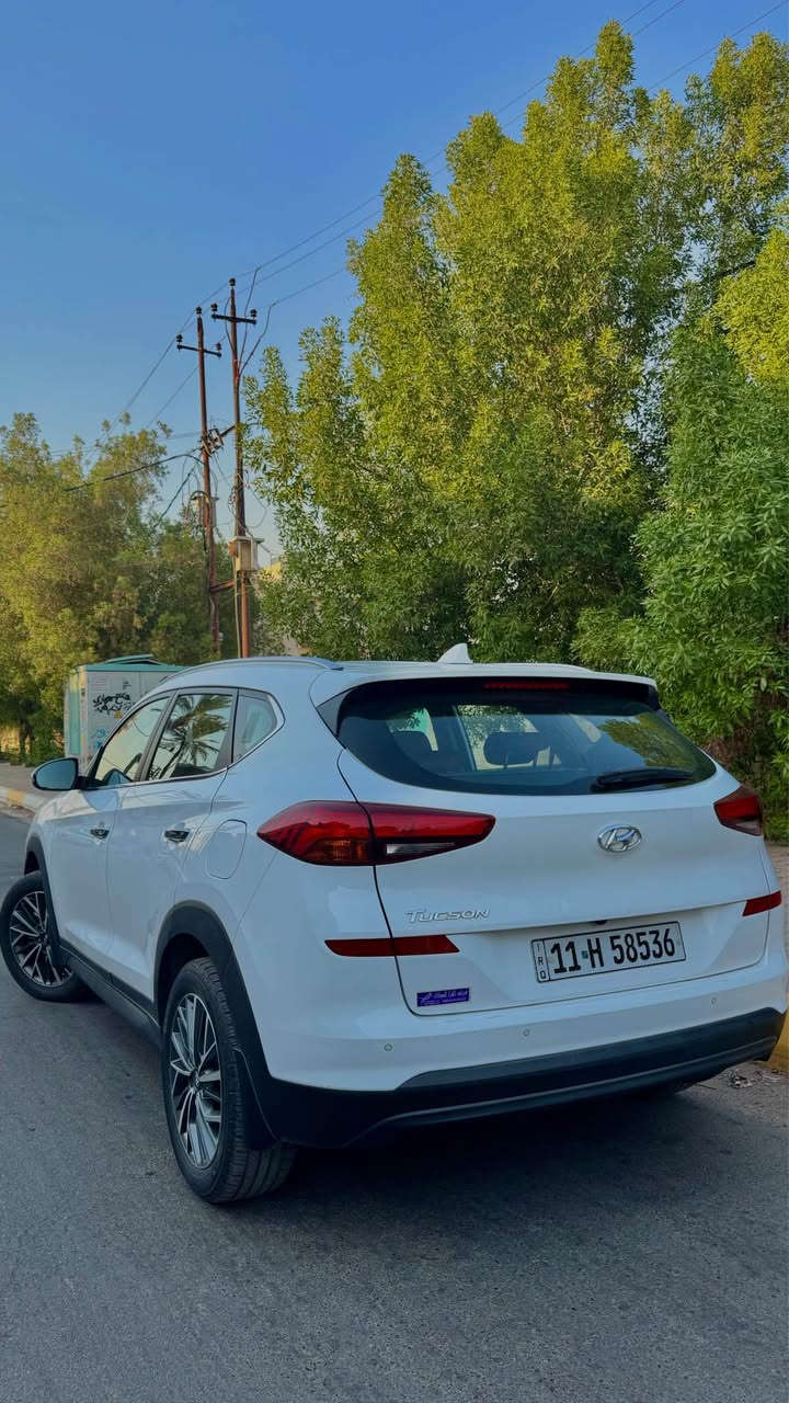 🚘 للبيع | هيونداي توسان 2019 

🔹 الموديل: 2019
🔹 اللون: أبيض
🔹 المواصفات: خليجي / كوري أصلي
🔹 الممشى: 53 ألف كم فقط 

✨ أبرز المواصفات:
• تشغيل بصمة 
• مقاعد كهرباء جلد
• حساسات أمامية وخلفية 
• نظام ترحيب عند الدخول
• مرايات شفط
• 3 أنظمة قيادة مختلفة حسب الحاجة
• شاشة الاصلية تدعم Apple CarPlay + Android Auto

✅ حالة السيارة:
السيارة نظيفة جداً ومكفولة
🔸 يوجد ملاحظات بسيطة على حطتها 
__________________________________________

💸 السعر : ١٩٨ ورقة 

📍 موقع السيارة بغداد
للاستفسار والتفاصيل: *********** بغداد, العراق
