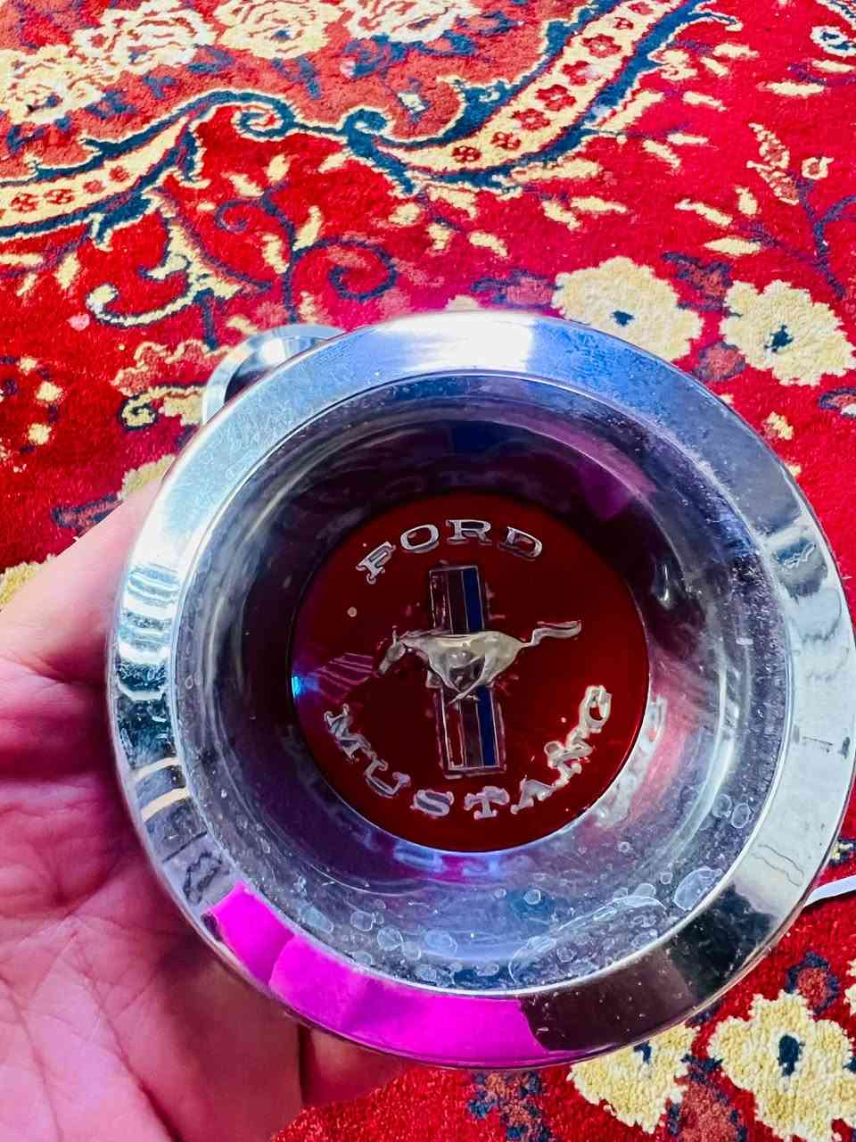 فناجين للبيع.
بغداد شارع فلسطين

***********
