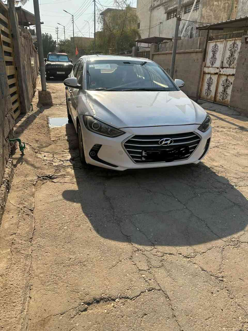سلام عليكم
النترا ٢٠١٧ خليجي بصره باسمي سنويه جديده وهزه بيه سنه سياره كامله تبريد منضومه جديده 
بيه صبغ بالدوسه اليمنه وتكحيل كارت بالصندوك قليل كلش حداديه كهربائيات كامله السعر ١٣٠ 
رقم ***********
البصره المعقل
