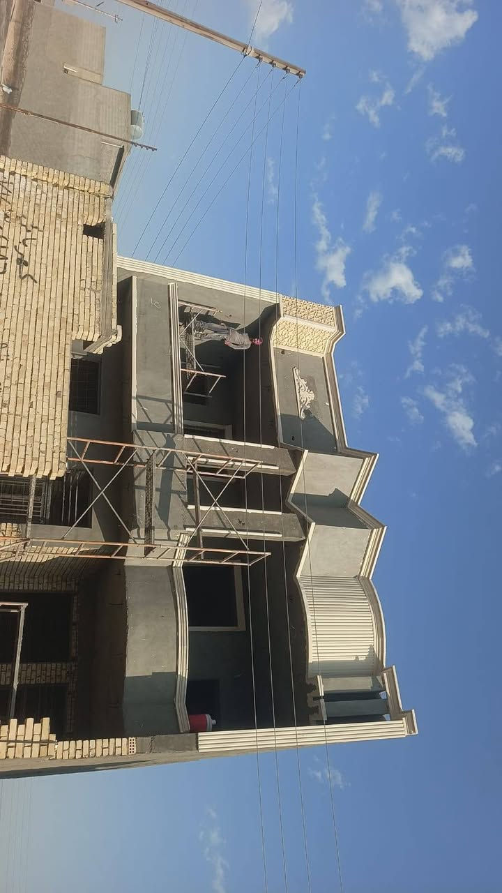 انا لباخ وهذا شغلي ***********    اللي يريد يراسلني واتساب
