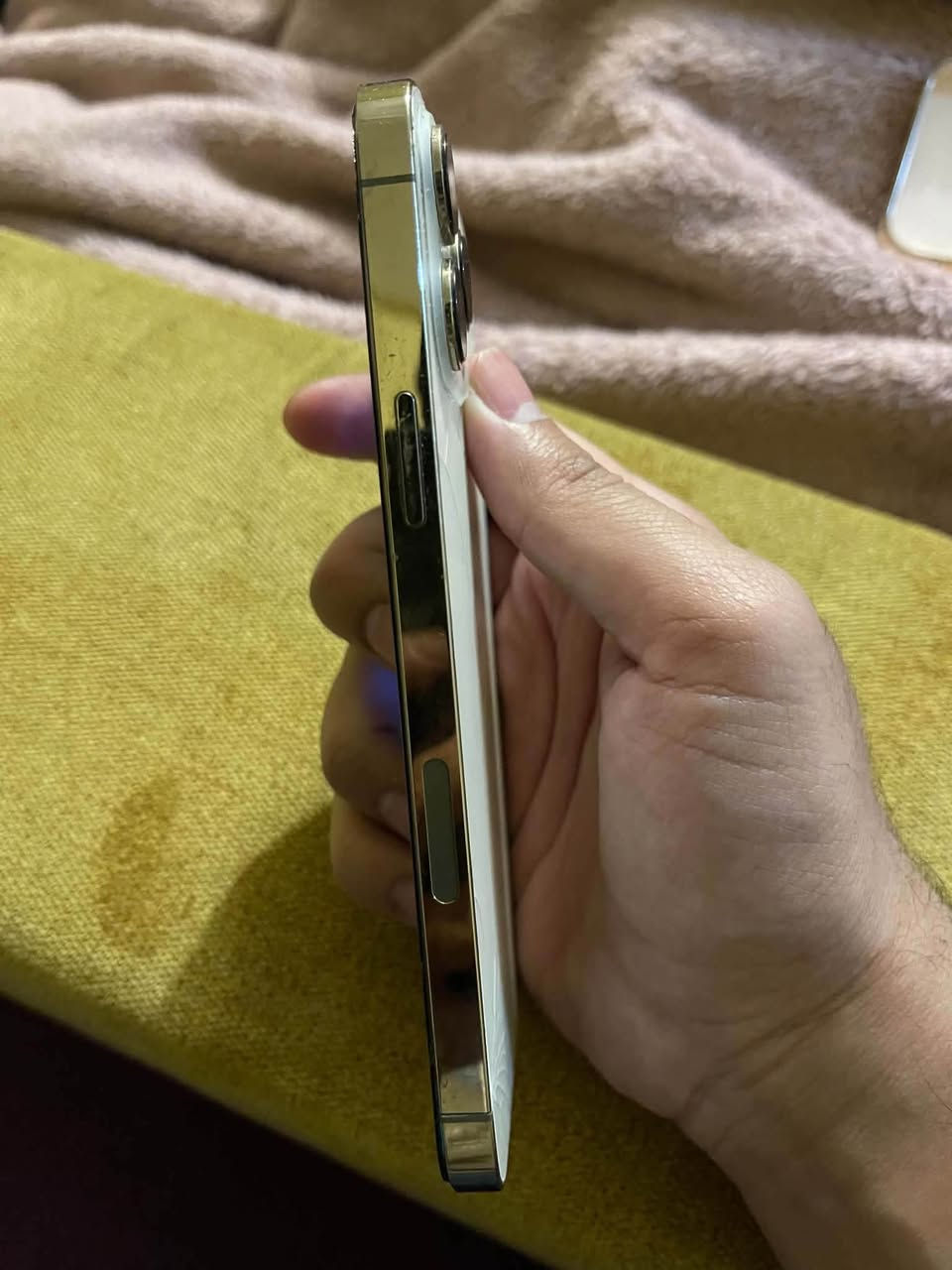 13 برو ماكس 
كلشي بي شغال 
السعر 470 
بغداد الدورة شارع 60 
رقمي ***********

نص مكتوب في الصور:
- القطع والخدمة تجمع Apple سجل تاريخ القطع والخدمة، وهذا السجل يعرض معلومات عن هذا الـ iPhone وحالته وتفاصيل إصلاحه. معرفة المزيد... يتوفر تكوين البطارية تم اكتشاف بطارية جديدة. يرجى إعادة التشغيل لتكوين البطارية الجديدة لهذا الـ iPhone. معرفة المزيد... إعادة التشغيل والانتهاء من الإصلاح سجل تاريخ الخدمة الكاميرا غير معروف الشاشة غير معروف