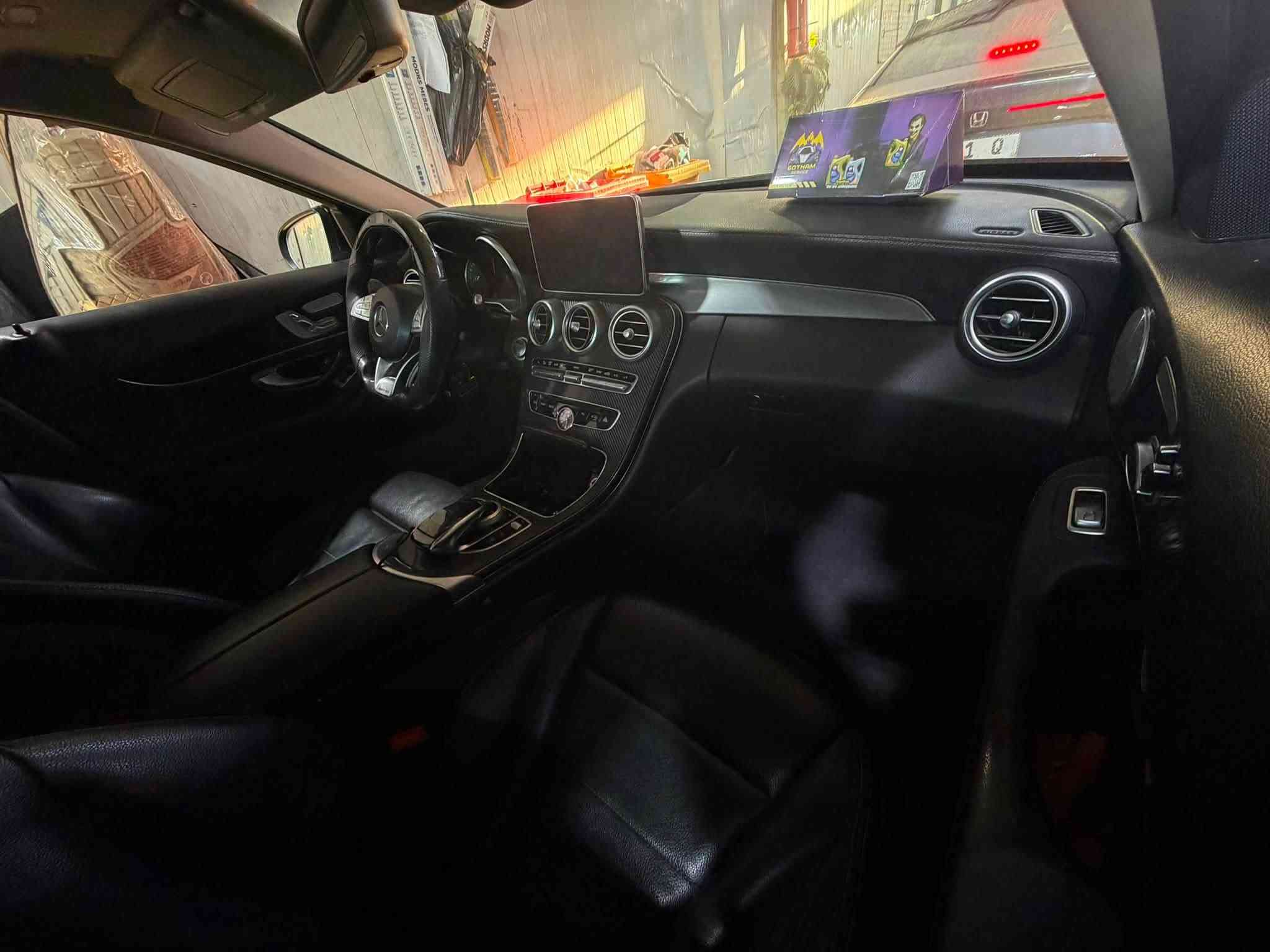 مارسيدس C300 • AMG كيت • ١٤٤ الف كم