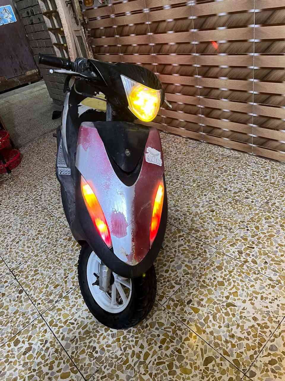 للبيع دراجه ماكس عدله مكينه 55 تخبل ناعمه تأيرات جدد كهربائيات كله شغاله نكره سلف دراجه كلشي ما تصرف عليه السعر 425 بيه مجال مكاني محموديه ***********
