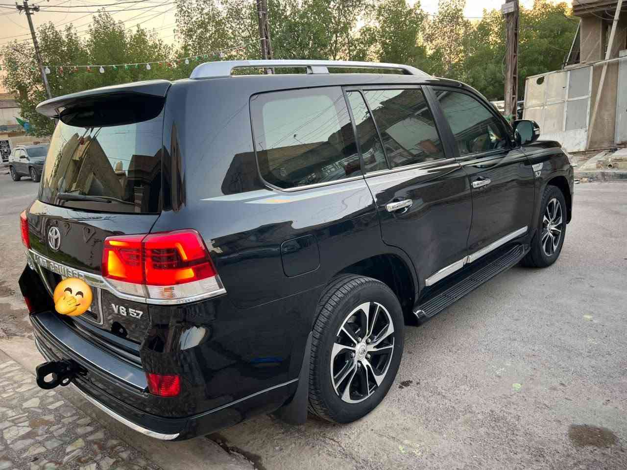 لاندكروز 2019 اصل تكمه وسنويه VXS جكات للي يدور سيارة جديدة وقطعة نادرة من نوعها
السيارة مكفولة كفالة عامة من جميع النواحي ونظيفة بمعنى الكلمة محرك 5700 فول مواصفات 
شرط الفحص ماشية 70 الف حقيقي شرط جهاز 
كير ومحرك بشرط كفالة
رقم بغداد باسمي شخصياً
عدد البصمات 2

🟡 السعـر 💵 525 بيها مجال بسيط سعره مناسب

المواصفات:
حساسات أمامي وخلفي
كاميرات 360 أمامي وخلفي وجانبيات – 4 كاميرات
مري شفط ونظام ترحيب
تبريد بالكشنات
باب خلفي كهرباء
لايتات دبل عدسة + LED
جميع الكشنات كهرباء
زنون بلادي
فتحة سقف
نظام اقتصادي للبنزين Economy
داخل جلد لونين
بلوتوث وتلفون ونظام ملاحة
تثبيت سرعة تفاعلي
نظام صوت Mark Levinson
مقاعد تدفئة وتهوية
3 شاشات
نظام مانع الانزلاق
نظام نزول المنحدرات
إشارات بالمرايا الجانبية
منفذ طاقة
Bluetooth / USB
جكات
شاحن هاتف Wireless
ستيرن كهرباء + خزن ستيرن + خزن كشنات
السيارة جديدة جداً واستعمال نظيف
وبعد بيها مواصفات هواي ومعروفه 

الاستفسار على الرقم التالي 
 ***********
