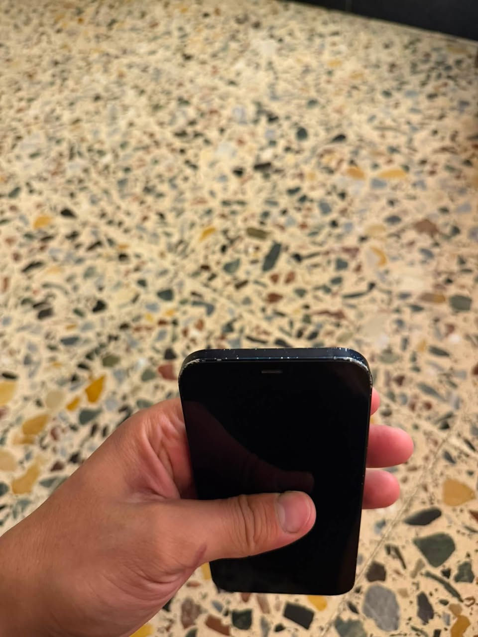 السلام عليكم
ايفون 12عادي ذكر256
بطارية 🔋 71 السماعة مال اتصال خربانة
مكاني بلديات سعر 300 وبي مجال 
رقم ***********
