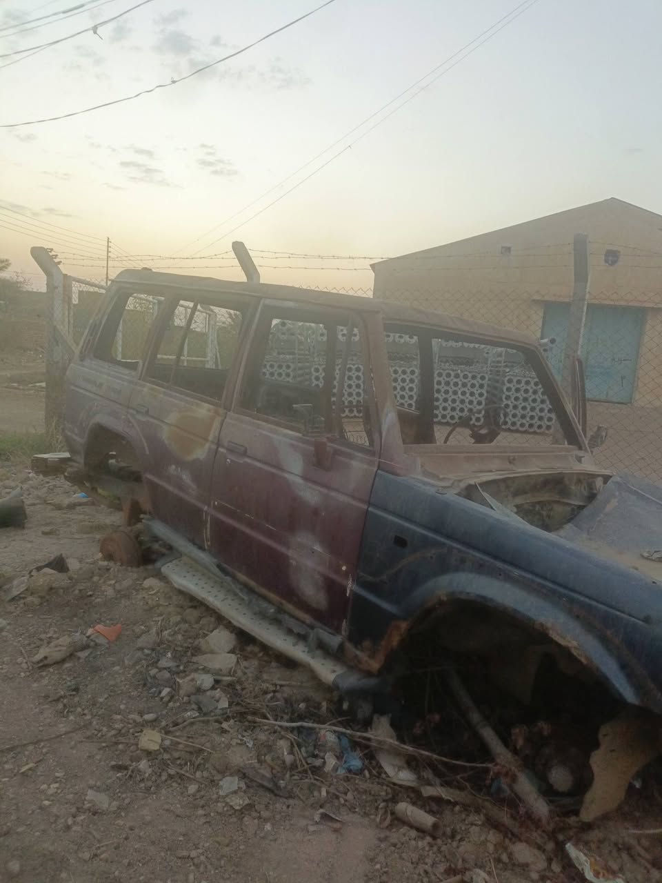 قماره مديل٢٠٠١ مع شاصي كامل مع الاكسن والكاردن والفلنجات والوي ودبلات للبيع مكلف بلنشر  الاتصال على الرقم ***********....... العنوان العماره
