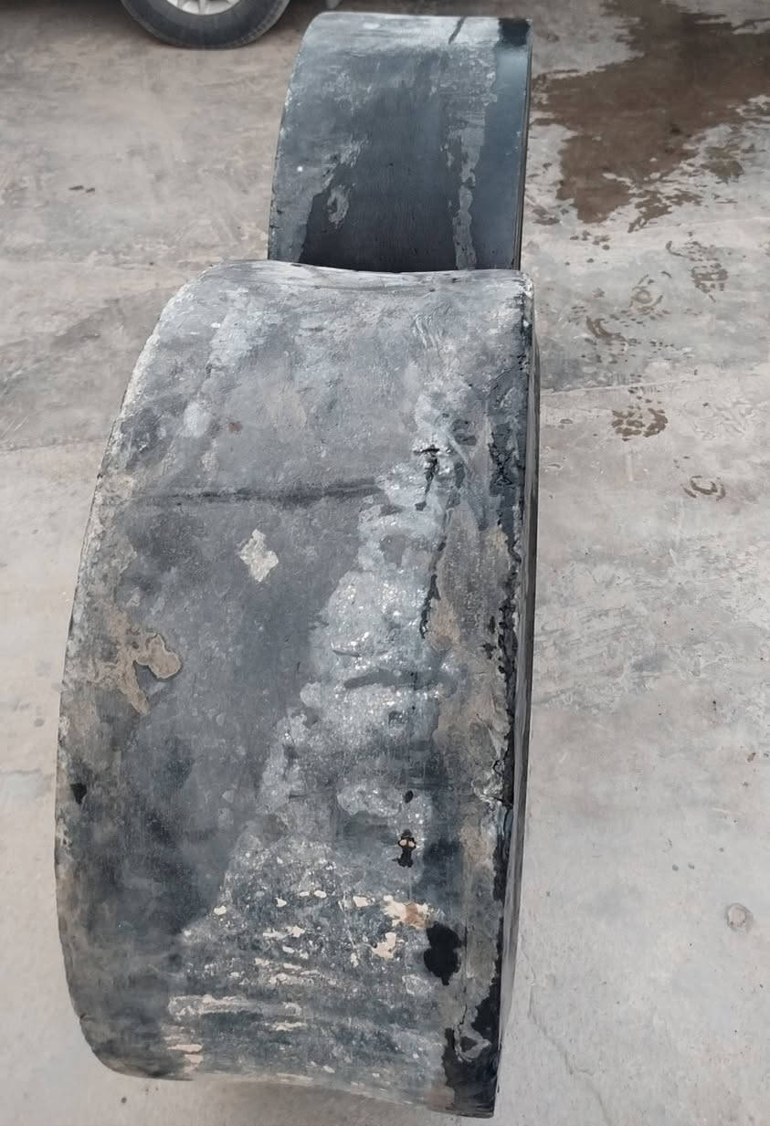 للبيع طارات حادله العريض 14/70/20
عدد2 موقع البصره ***********
