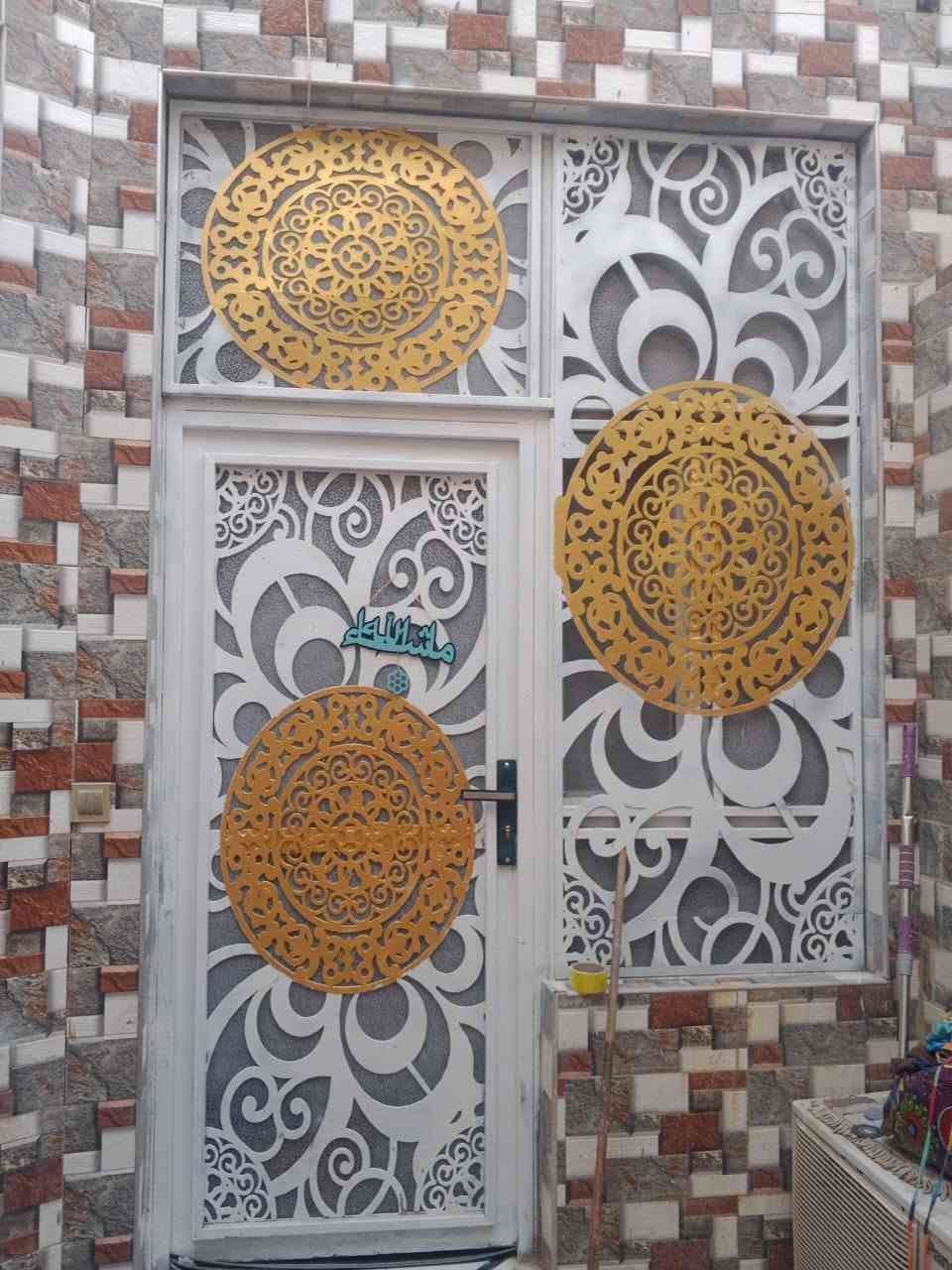بيت زراعي
خلفي
مساحه 110
طابقين الطابق الفوق بس لبخ عوزه
الجوه غرفه ومطبخ وصاله ودوانيه ست امتار وطارمه بنا فرمستون حديث موقع البيت قرب شارع العكيكه مقابيل كوفي البنبش التواصل على رقم ***********/كافة التفاصيل البيت سعره مناسب كلش
