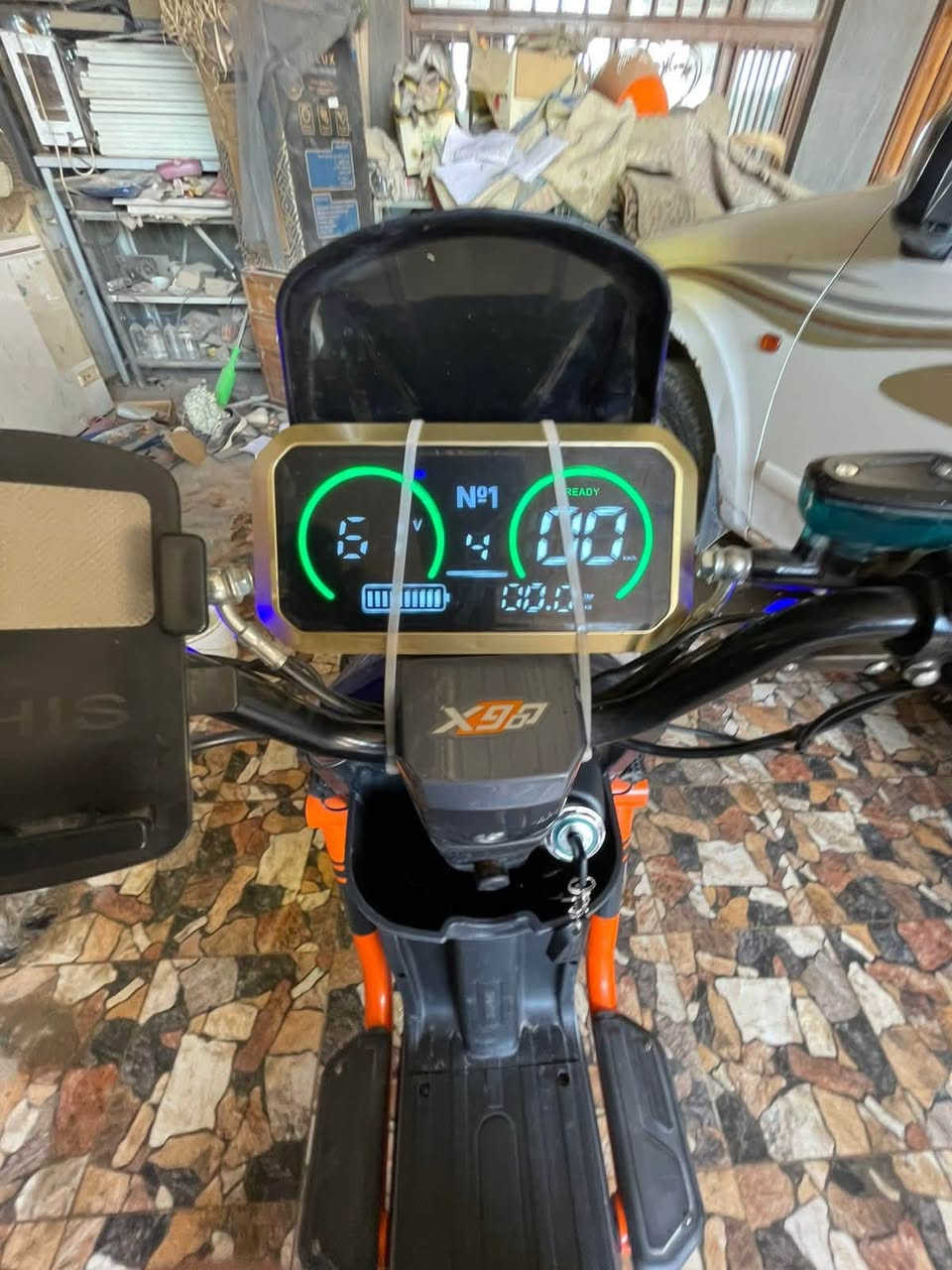 � دراجة شحن X900 للبيع

* النوع: X900 شحن
* الموديل: [2025]
* البطاريات: [5] 🔋
* حالة البطاريات: [جيدة]
* الشاشة: رقمية
* السرعة: [60km]
* الفرامل: [ديسك]
* الحالة العامة: نظيفة وشغالة بدون مشاكل
* الشاحن: موجود
* الموقع: [بابل/اسكندريه]
* السعر: [475] ألف قابل للتفاوض
للجادين فقط، الفحص والتجربة متاحة
التواصل فقط على الرقم اتصال او واتساب 
***********
