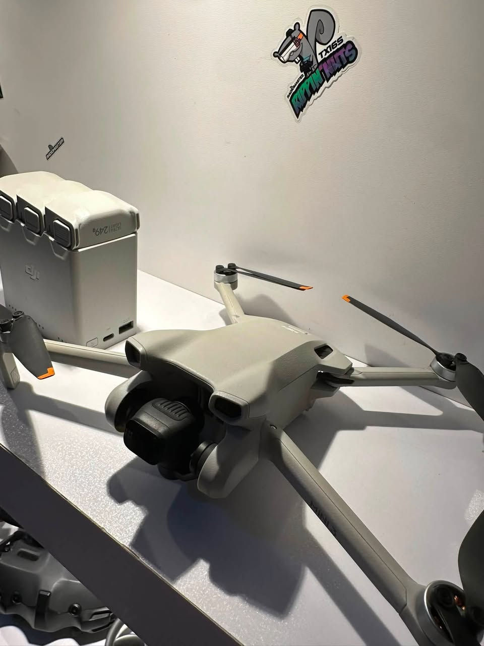 Dron zone.iq
Dji mini 3 
100%100 خاوینی 
***********
Whst app 
Call 
Gayandn haya
