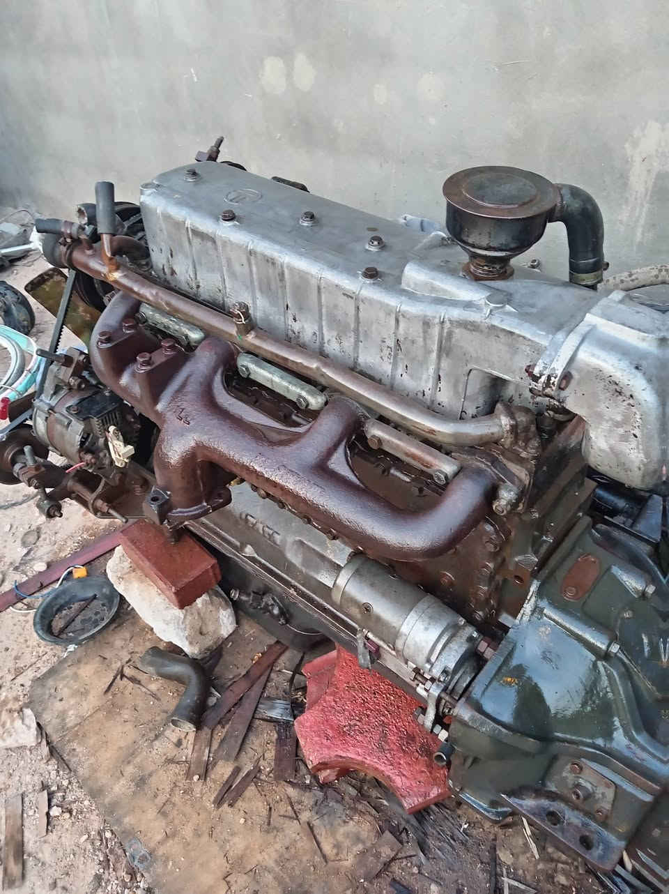 السلام عليكم مكينة تاته للبيع للاستفسار ***********مكلف بل نشر

نص مكتوب في الصور:
- 1 1/2 Hp POWER 32 m MAX. HEIGHT 30 L/min MAX. FLOW SARA TM55A