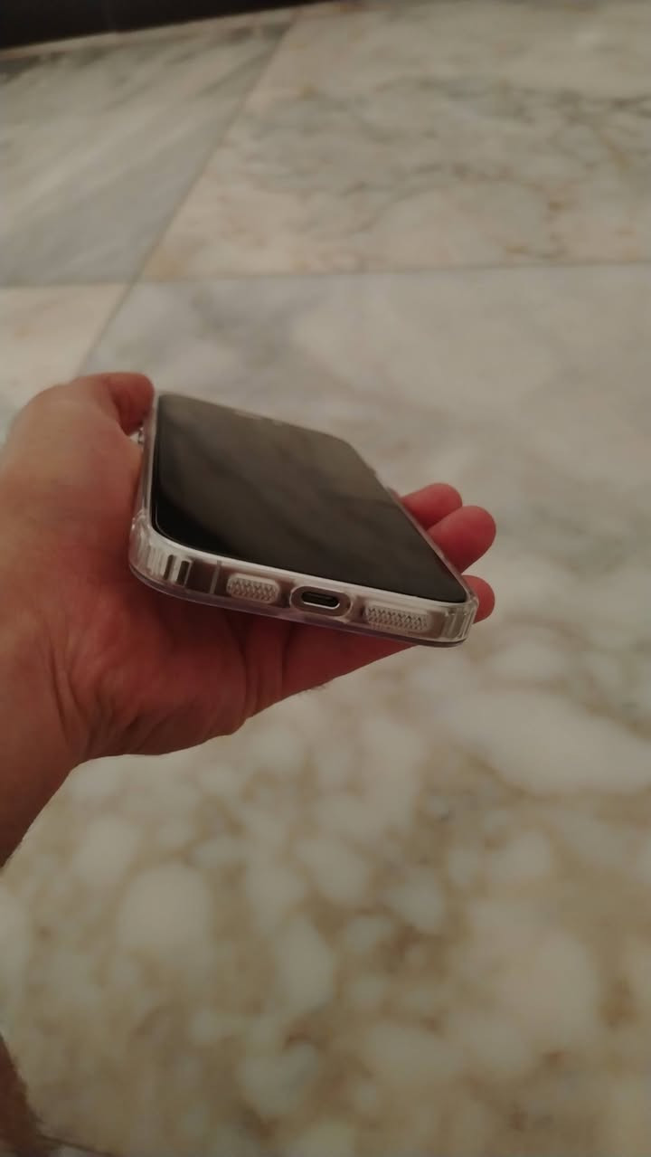 ايفون16 برو ماكس
جهاز بطاريه ١٠٠
مشحون ٢٠٠ مره فقط 
وتر برڤ شرررط وين ميعجبك تفحص
شرق اوسط ماستر 
فقط بي نقاط صغيره ممأثرات ع اللمس والشاشه 
مكان الجهاز ديوانيه 
السعر 
*********** 
واتساب
