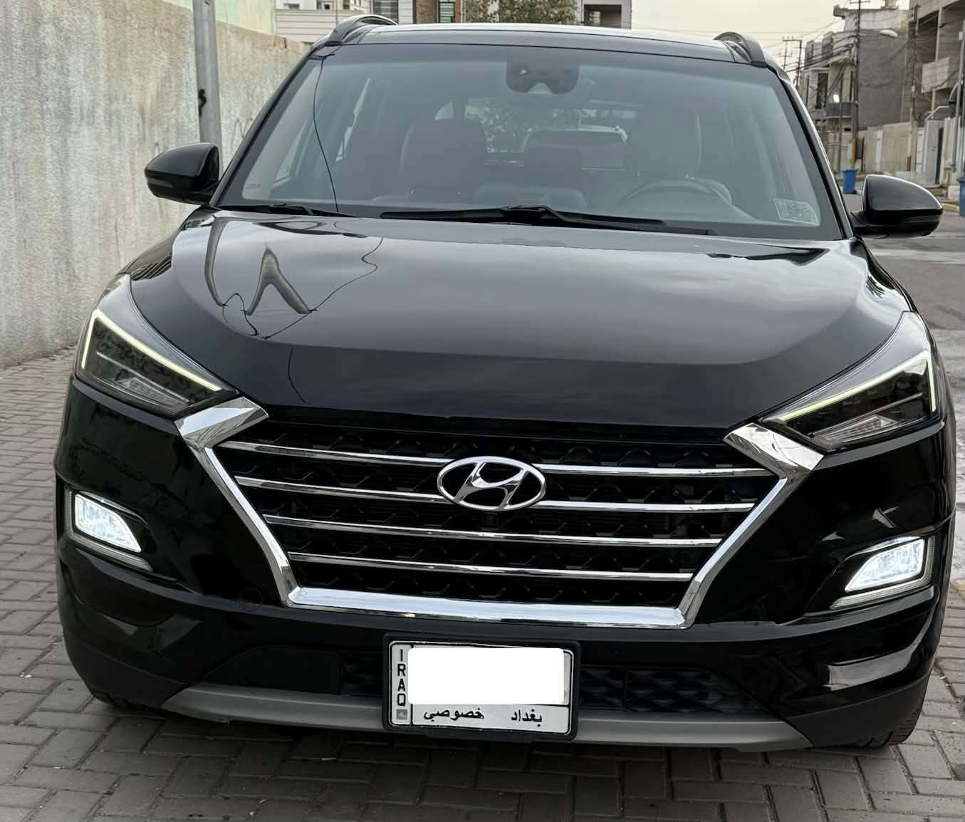 مكلف بالنشر
توسان ٢٠٢١ وارد امريكي للبيع
تم تنزيل السعر
فول مواصفات 
١- بانوراما 
٢- محرك ٢٤٠٠
٣- بصمة ابواب وتشغيل
٤- لايت خمس عدسات
٥- رادار امامي وخلفي ونقطة عمياء
٦- خمس كامرات
٧- كشنات جلد تدفئة وتبريد 
٨- الستيرن تدفئة
٩- هاندبريك بصمة
١٠- اوتو هولد
١١- شحن لاسلكي وكار بلي
١٢- الصندوك كهرباء 
١٣- ثلاث انظمة قيادة 
وبعد بيها هواية مواصفات
رقم الشاصي KM8J33AL8MU388496
السيارة كاملة مكملة مابيها اي نقص
ماشية ٦٠٠٢١ ميل قابل للزيادة
حادثها بنيد ودعامية امامية ومبدلة اصليات نفس اللون وبيها رصعة بالتكمة جهة السايق مال نقل
والدعامية الخلفية فقط مصبوغة
ايرباك الدركة فقط طاك
السعر ١٦٥٠٠$ يعني (١٦٥) ورقة وبيها مجال
لتفاصيل اكثر الاتصال على الرقم ***********
