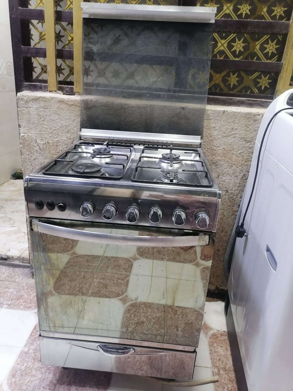 غراض بيت للبيع الشراي يتصل *********** مكاني كربلاء كله جديد ستعمال قليل
