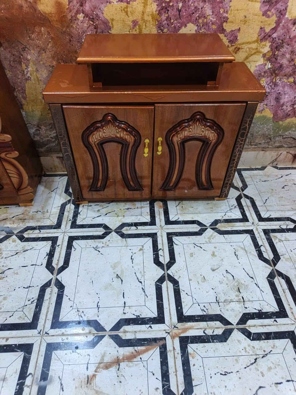 غرفة اخشاب ام السته نجاره جديده كلش السعر 650 مكان ناصريه ***********
