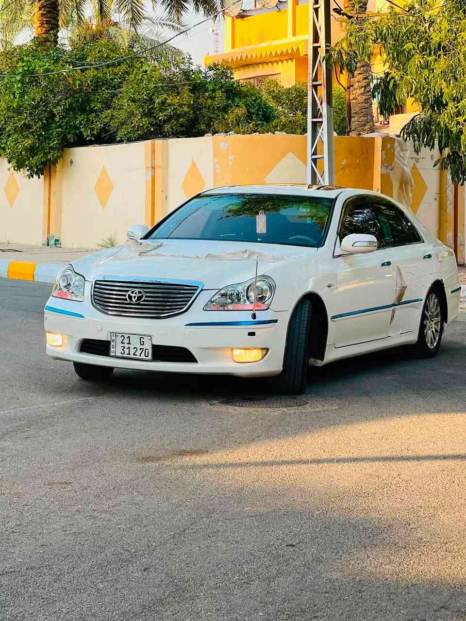للبيع فقط  كصت قمارة فقط الباقي شرط السونار 2008 فول
5دكم . جوبلسات 

✅ محركها V8 الحجم 4300.

✅ كشنات  اسود ملكي المرغوب  اصل.

✅ تبريد امامي خلفي3قطع.

✅ 3قطع بردات خلفيه.

✅ اربع كشنات كهرباء.

✅ 3برده خلفيه وجانبيه كهرباء اصليه.

✅ 5بصمات ابواب+بصمة تشغيل+ صندوك شفط 

✅ كشنات خزن ميموري.

✅ حساسات  امامي وخلفيه

✅ كامره خلفيه 

✅ بگ لايتات لد اصل.

✅ ثلاجة

✅ مري ترحيب عند الاقتراب+اشاير بالمري والجملغات.

✅ ستيرن كهربائي

✅ مري كهرباء+هيتر♨️.

✅ تحكم ستيرن+كروز تثبيت سرعه.

✅ جنطه جكات كهرباء شفط.

✅ السياره بيه رادار اصل

✅ سياره ماشيه ٦٠ الف 

✅سيار بيه ضبابي اصل 

***********وباقي المواصفات المعروفه لل5دكم. أدوات دخول جديد

