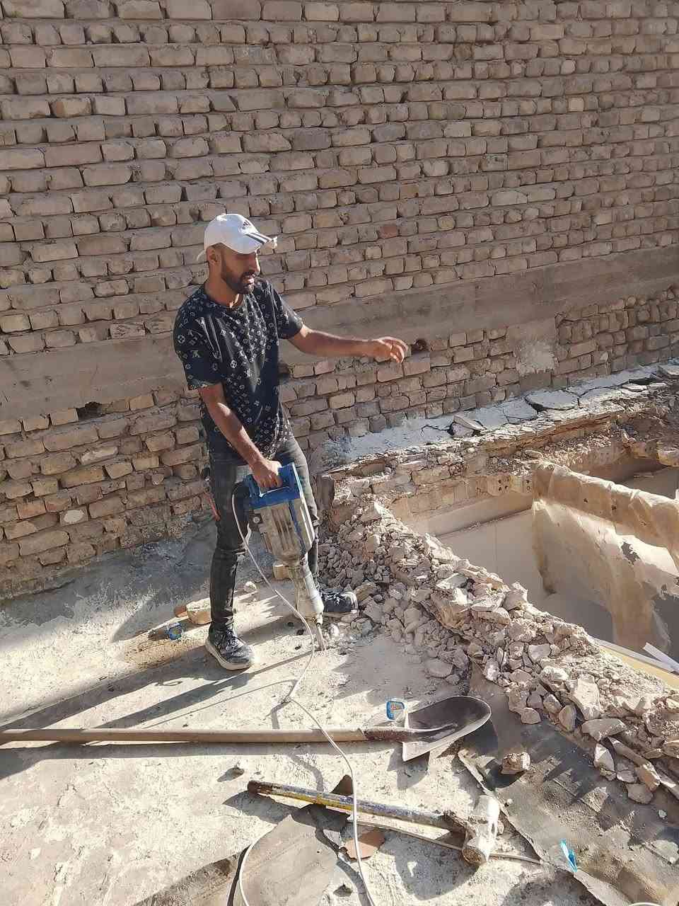 كادر تفليش سقوف جدان أرضيات قلع كاشي شتايكر تفليش كاصوصه صب  رباطات درج بيتونه ستار تكشير سيراميك حمام مطبخ قفاز ارضيه حادله ارضيه  رقمي وبي ***********
من رخصة الادمن السلام عليكم يوجد كادر عمال لتنظيف البيوت ويوجد كادر لتفليش البيوت ويوجد كادر لصب يدوي وصبت نظافه وصىب رباط وتصليط صطح ويوجد كادر لقلع السيراميك والكاشي والشتايكر ويوجد كادر لحدل القطع وتخيل سبيس ويوجد كادر لتصعيد المواد كافه 
***********
كادر تفليش سقوف جدان أرضيات قلع كاشي شتايكر تفليش كاصوصه صب  رباطات درج بيتونه ستار تكشير سيراميك حمام مطبخ قفاز ارضيه حادله ارضيه  رقمي وبي ***********
