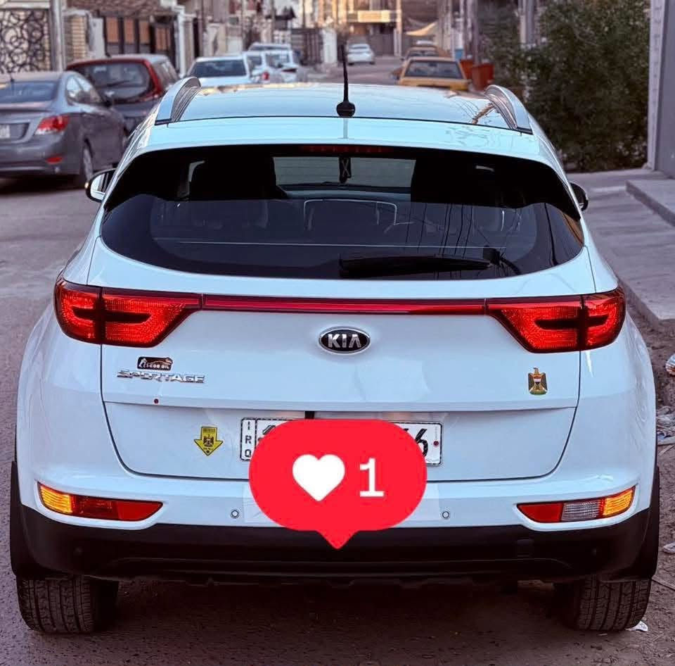 كيا سبورتج 

موديل 2018

رقم بغداد ب اسمي

خليجي محرك دوش2000 .. بنورما ،تحكمات  ،سويج ،كاميرا،لد نهاري ، تغلف الكشنات 

ماشيه82

بيها بارد قليل بالباب الخلفي و شخط صغير بجاملغ الامامي

والسونار مرفق مع الصور

السعر:175$

مكان: المنصور

الاتصال: ‭***********‬
