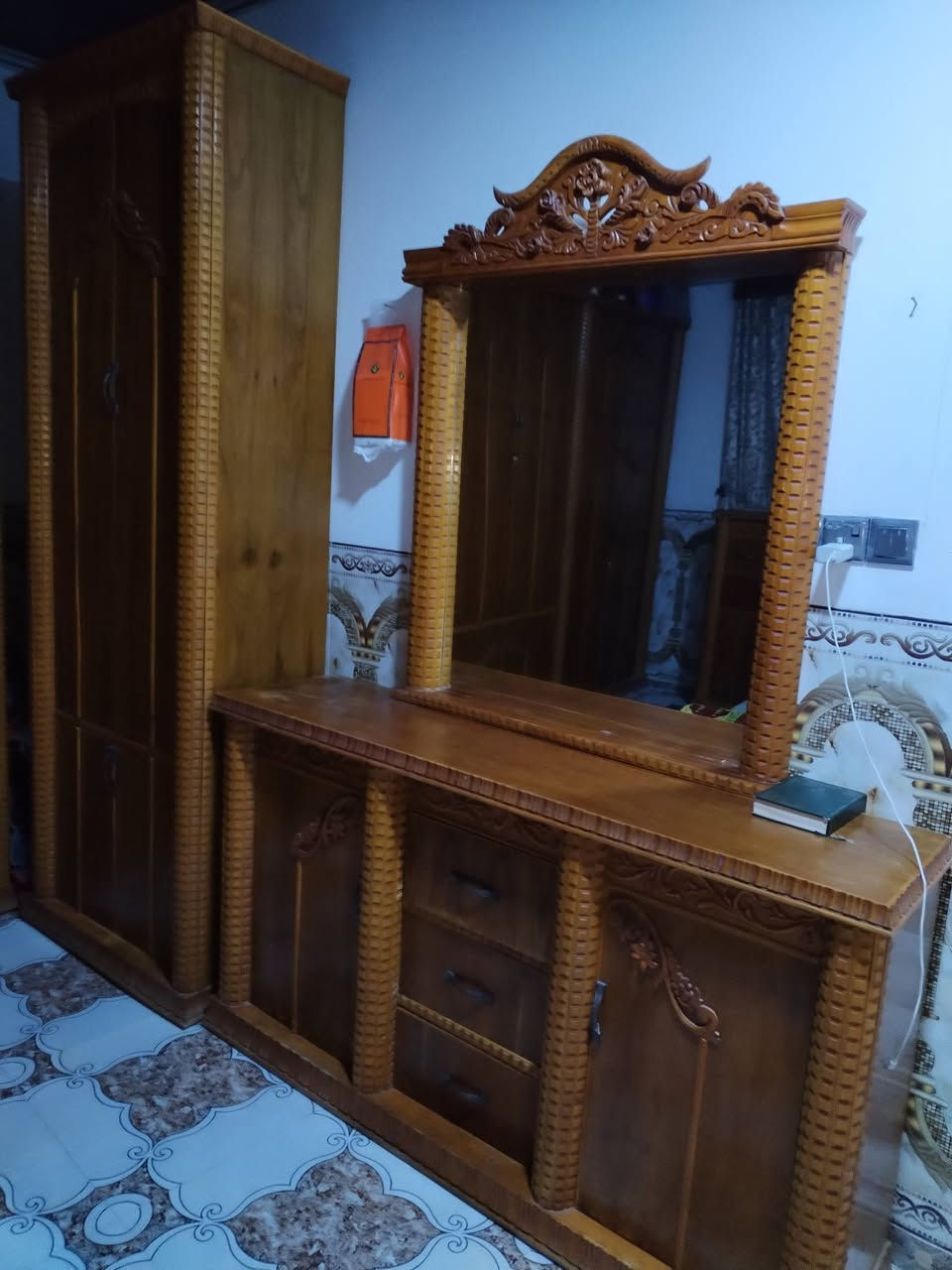 غرفه صاج عراقي فصال ثقيل سبب البيع مساحه الغرفه سعر مليون مكان جانب الايمن 
***********
***********
