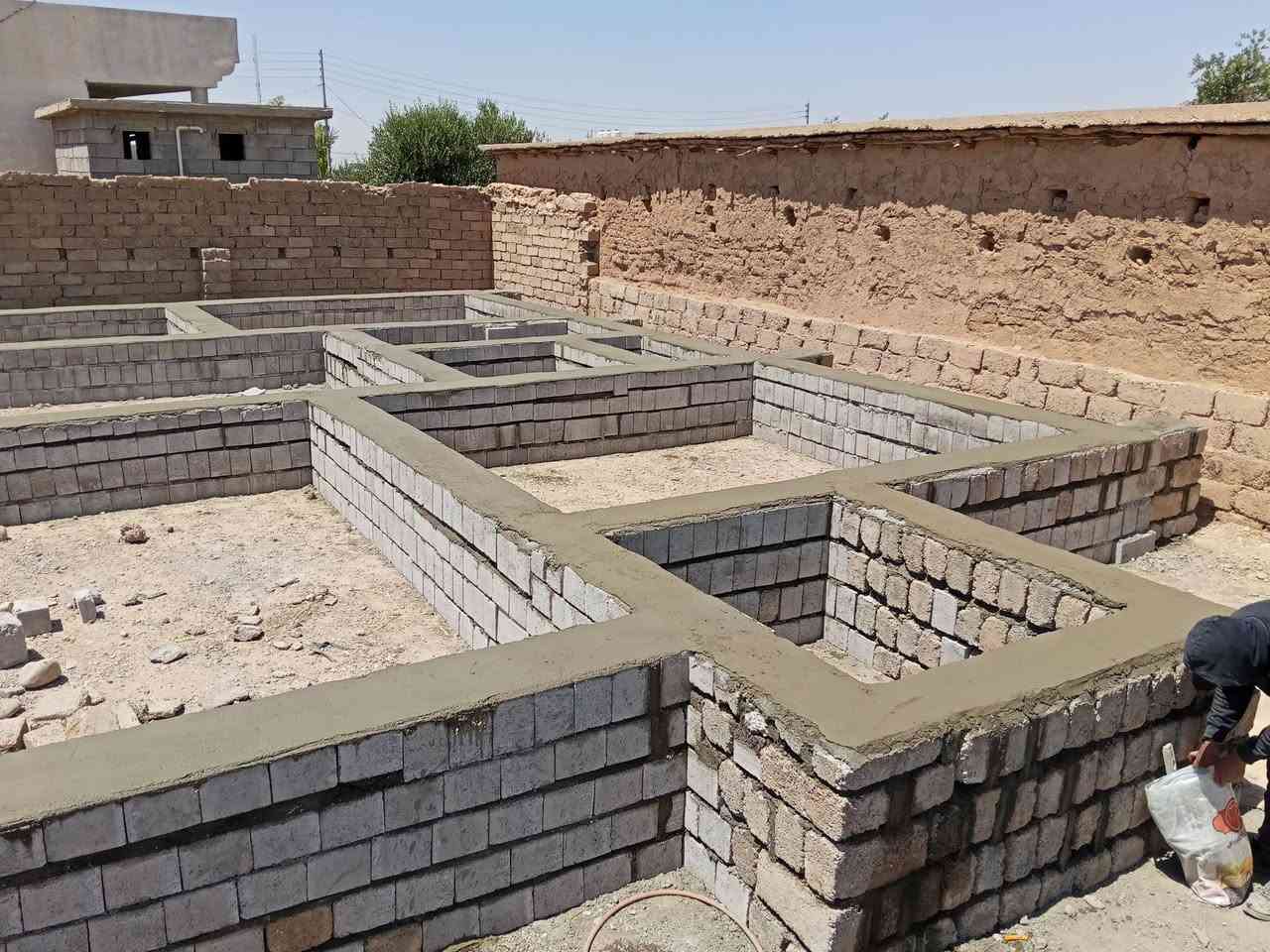 بنا متفرغ حاليآ اشتغل باالف واليومية.   ***********
