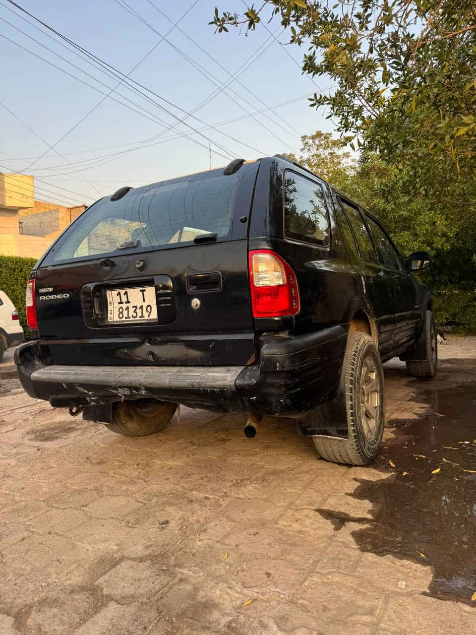 السلام عليكم ازوزا مديل ٢٠٠٠كير او مكينة جديد مال حاوية تخم تاير جديد حدادية جديدة سيارة خير من الله دوخال نضيفة السيارة رقم بغداد دولي تحويل ثاني يوم مصفرة هيئة او غرمات السعر ٥٠ او بيها مجال للشراي العنون بغداد***********
