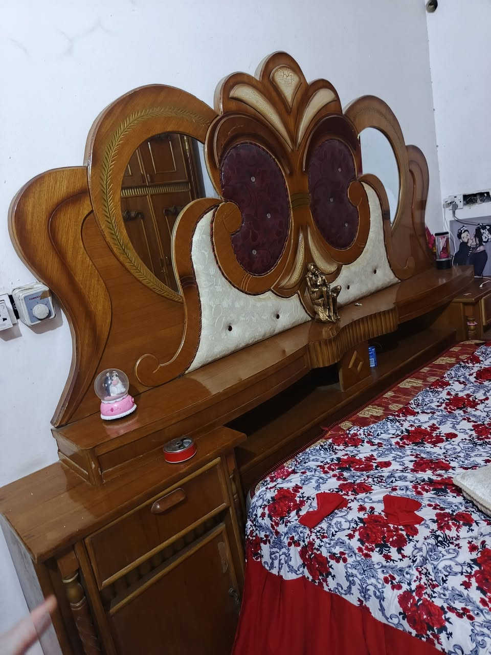 سلام عليكم غرفه جديده البيع***********
