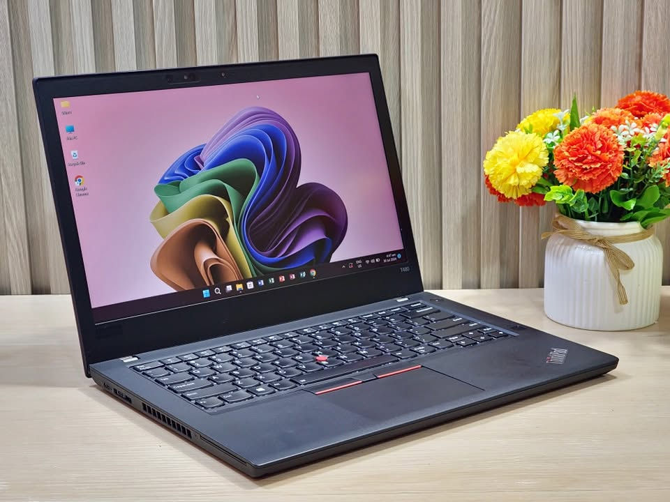 لينوفو T480 • كور i7-8565U • SSD NVMe ٢٥٦ جيجا