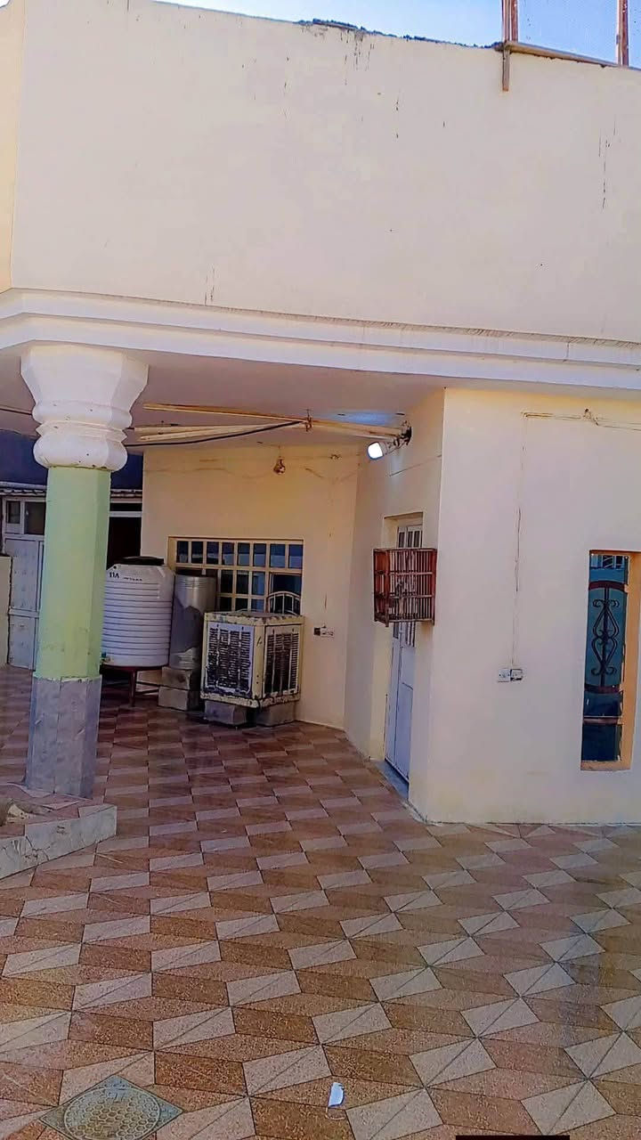 للبيع
بيت مساحته 250 متر طابو زراعي سند 25 
الموقع // ديالى بعقوبة تقاطع الساده حي العبور 
قرب مدرسه الضفر 

البيت طابقين 
كراجين ومدخلين للبيت 
الأول //كراج استقبال ومطبخ وصاله وثلاث غرف وصحيات 
الثاني // صاله وغرفه مسكفه سندويج 

السعر $

للاستفسار الاتصال بلرقم 
او مراسلتنا عبر الواتساب 
***********

للنشر يرجى مراسلتنا 🌷 #اكسبلور  #عقاراتي #اخبار #بيع #قطعة #بيت #عقارات
