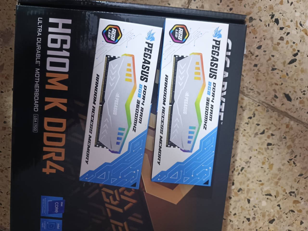 كيس وشاشه للبيع ماوس وكيبورد هديه
‏كور 5جيل 12 تبريد هوائي

‏رام 8*8 3600 DDR4

‏مذربورد 610 

‏هارد ssd 256

‏هارد HDD 512

‏بورسبلاي 600+80

‏GPU 1050 TI 4G 

‏شاشه حجم 24 165 هرتز 

‏ملحقات ماوس وكيبورد هديه غير البصوره

‏الكيس بي 4فانات تحكم بعده بجيسه وباقي القطع  كلها بعدها جديده استعمال كم شهر فقط

مكاني بغداد البياع تقاطع درويش ب700 وبيها مجال

***********

‏
