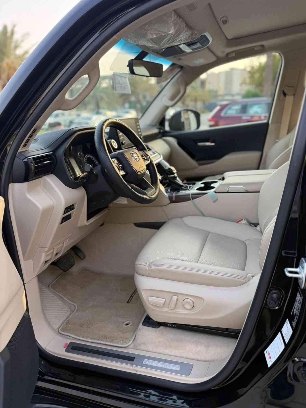 لاندكروز موديل 24بلاك ادشن ماشيه 17حقيقي شركة ساز اصل
4 كامرات
راذارات جانبيه
بعدها بضمان الشركه
باسمي شخصيآ
مكاني بغداد الكرخ السيديه
للبيع السياره مغلفه بي دي اف اسود مات ب 28 ورقه وبي ضمان
سياره مكفوله حتى الدعاميات
***********...
الشراي يتصل ويدلل.. 
كلش محافظ عليه. .
