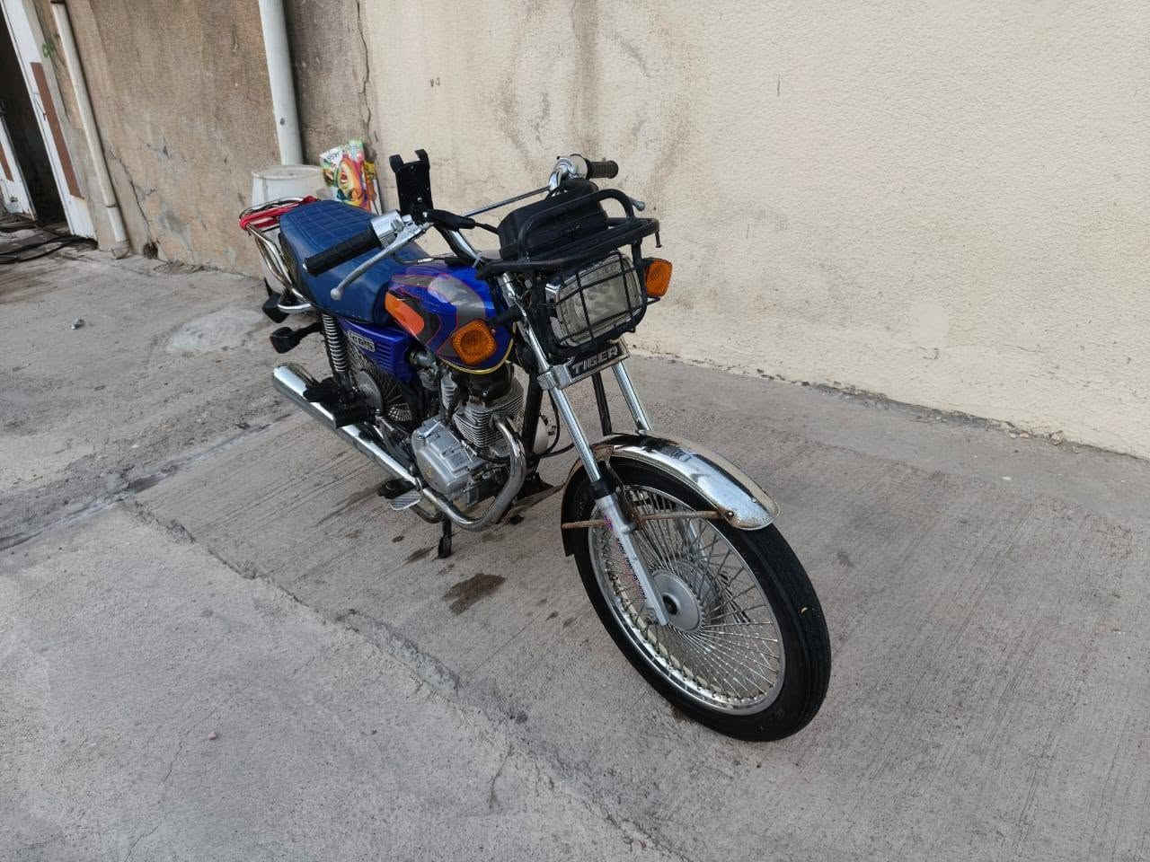 ماطور تايكر 2020ما ناقصو اي شي مانفيس موجود السعر 400 بي مجال رقم التواصل ***********
