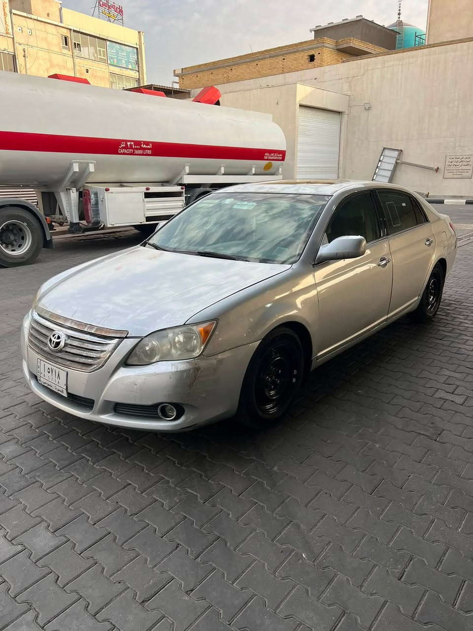 للبيع: تويوتا افلون 2008 (وارد امريكي)
الموديل:2008
الفئة:XLE
المحرك: 3600 cc
اللون: سلفر
الوارد: امريكي
مواصفاة: كشنات كهربائيه تدفئه تبريد 
5 بصمات 
فتحه
حساسات خلفيه
كامره 
تبريد قطعتين 
سياره فول اعلى فئه 

🔧 الحالة العامة:

جاهزة للاستخدام مباشرة
حدادة: 80‎%‎
⚙️ الميكانيك:
محرك + كير +: كفالة
تبريد كمبريسر بي ضعف يعني واكف
كهربائيات: كفالة (كلشي شغال)
🛠️ الملاحظات:
 مبدل سستم نفس لون اثر جراد جاملغات خلفيه صبغ قامره ع وضعها ضاله 

سنويه منتهيه 

رقم رباعي 

السعر: 90 وبيها مجال 
العنوان: البصره الطويسه 
رقم الهاتف:***********
واتساب اتصال 
ملاحظه غير متواجد في الفيس بوك بيع فقط دون مراوس

