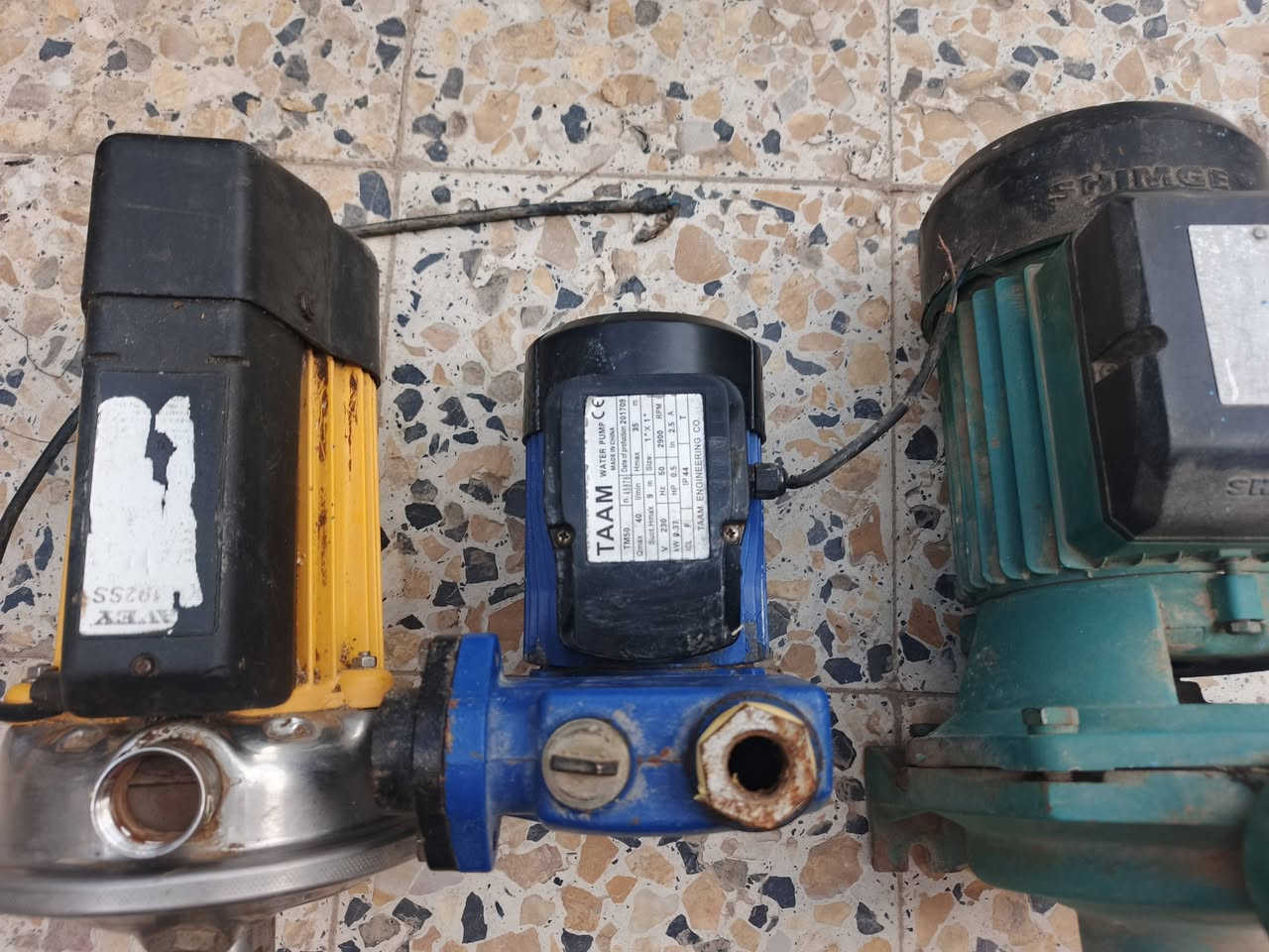 ماطورات العدد3
.. الشمجي 2انج×2انج
لوحته ممسوحة بي دمج.... التام 1انج×انج.. نص حصان.. الاصفر 🇮🇹ايطالي 1 انج ونص ×انج 
المكان ناصرية..  للاستفسار  ***********
