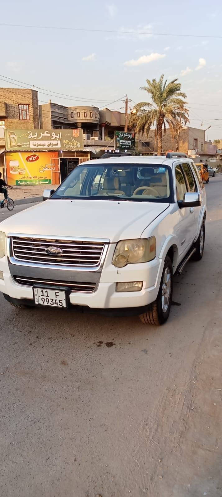السلام عليكم ورحمة الله وبركاته 
للبيع للبيع او المراوس حسب القناعة 
فورد اكسبلور 2007 خليجي شركة نيفيا 
تبريد مركزي 
محرك سته سلندر 4000 صحراوي 
سبعة راكب 
الكشنات الامامية كهرباء 
السيارة رقم بغداد وباسمي تحويل ثاني يوم هزة وفحص وبراد جدد 
السيارة عليها كير ومحرك وضفاير كله جديد بشرط 
صدرها 90 %
السيارة كلش حلوة وماناسبة 
سعرها 69 ورقة وبيها مجال بسيط 
*********** ابو حيدر
