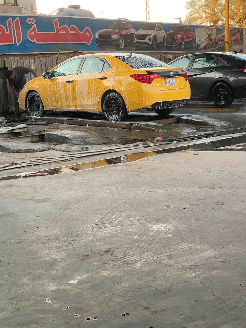 كورله ٢٠١٨باسمي رقم نكليزي حادث باب سايق السعر ١٤٥او كراوس وبامه ١٢ وفوك ***********
